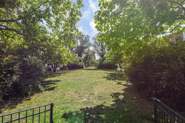 Medium property photo - Linnaeusstraat 66A, 2522 GT Den Haag